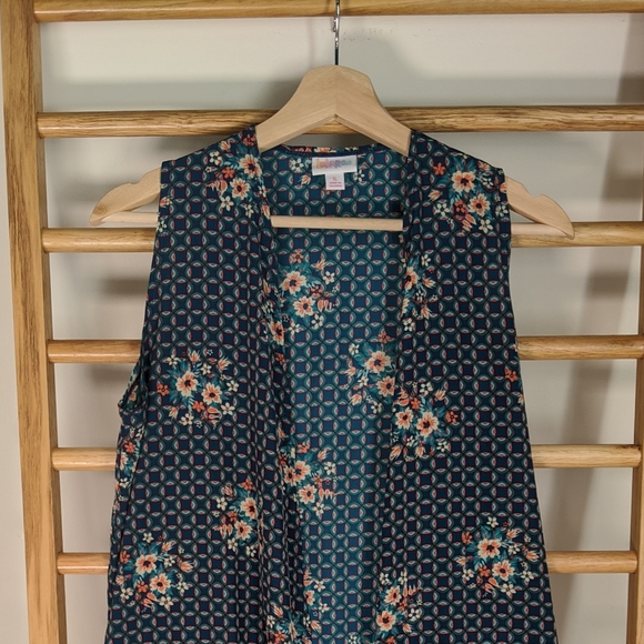 LulaRoe Joy Floral Design Vest - Picture 2 of 3